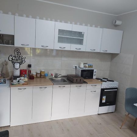 # Espresso 2 Apartman Sa Garazom Sremska Mitrovica Bagian luar foto